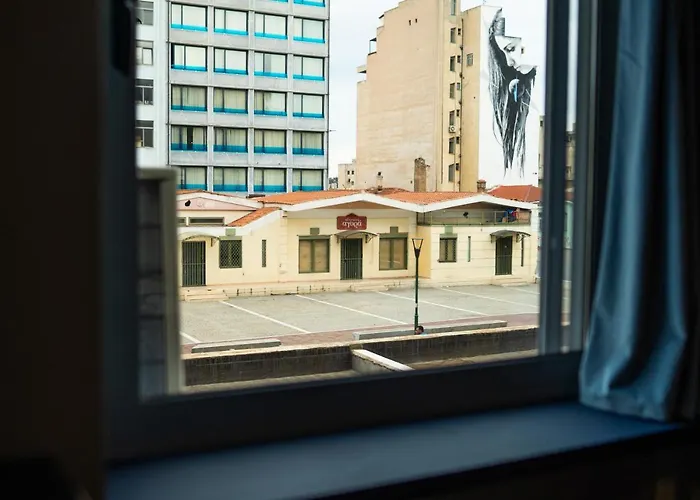 Sani Deluxe Suites Home- Monastiraki Square - Brand New Home